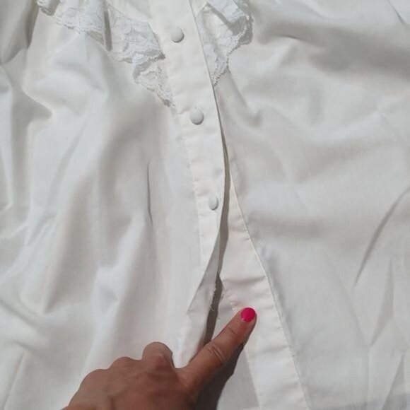 L white lace peasant blouse - Picture 5 of 5